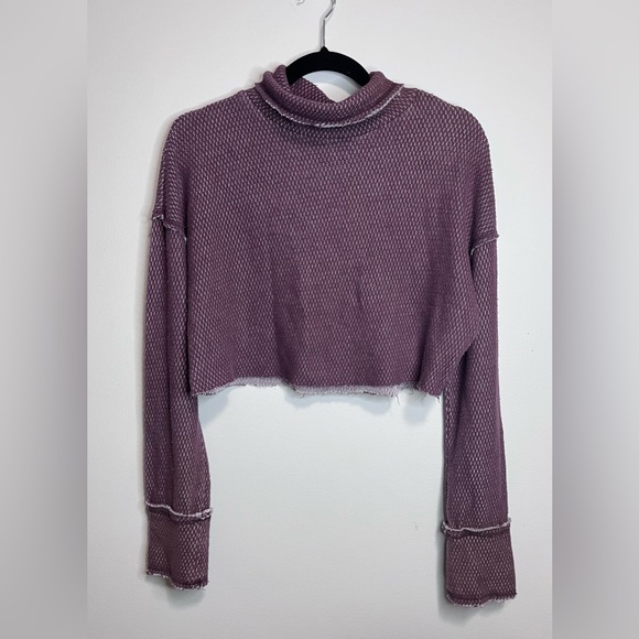 URBAN OUTFITTERS Out From Under Crop Long Sleeve Turtle Neck Shirt. Women’s S. - Picture 2 of 4